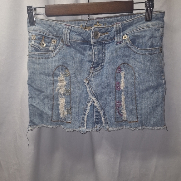 Arizona jean Co boho patch jean skirt size 3 - Picture 1 of 5